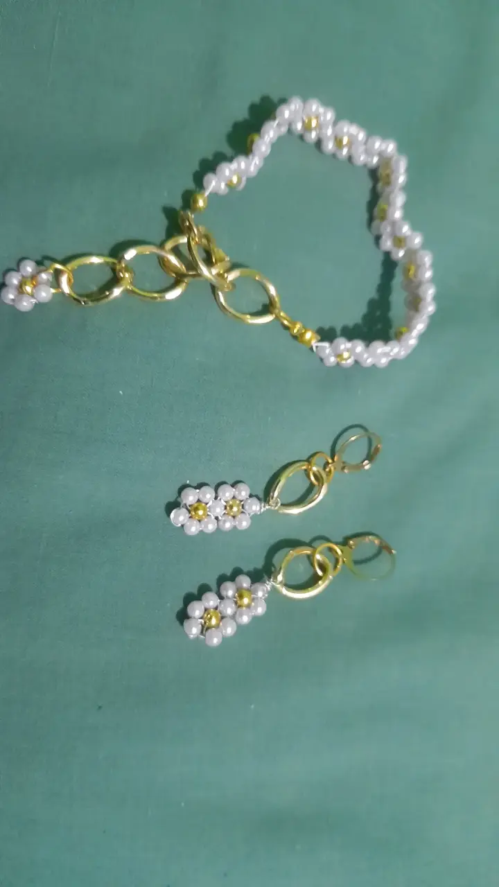 Juego pulsera y aros perlas