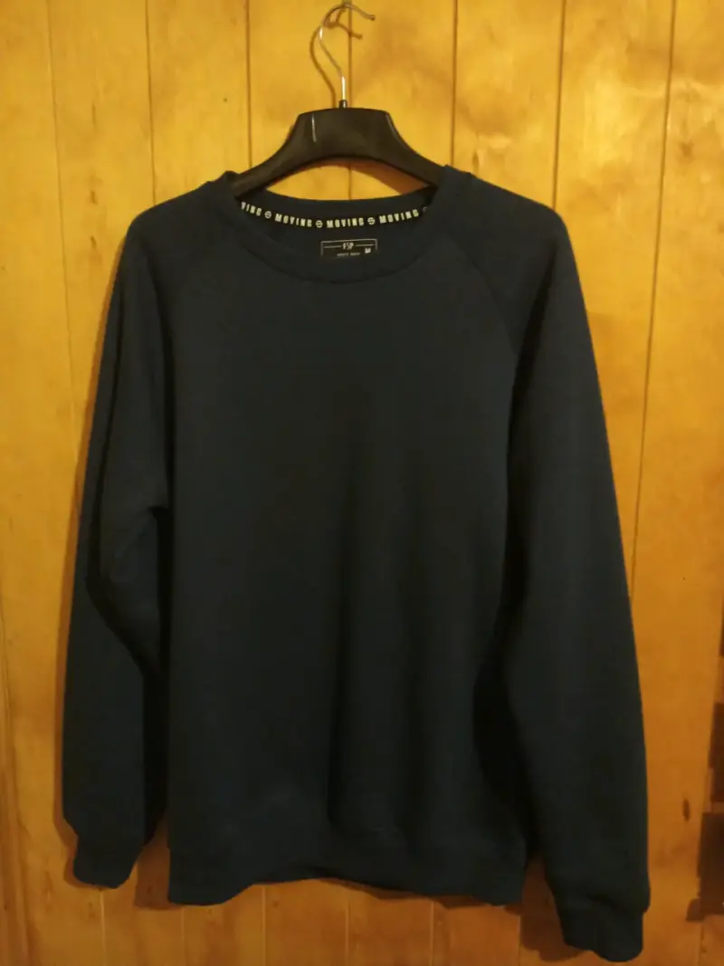 Polerón azul oscuro