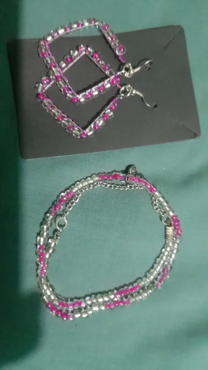 Conjunto de pulsera y aros