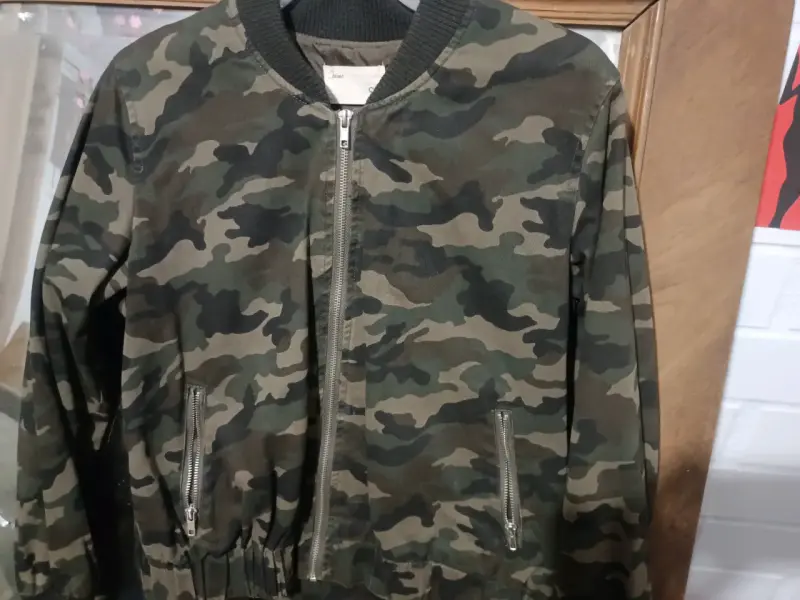 Chaqueta camuflaje con cierres - 1