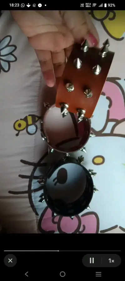 Brazaletes punk con púas - miniatura 1