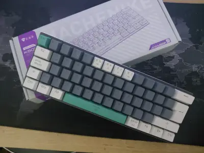Teclado mecánico RGB compacto - miniatura 2