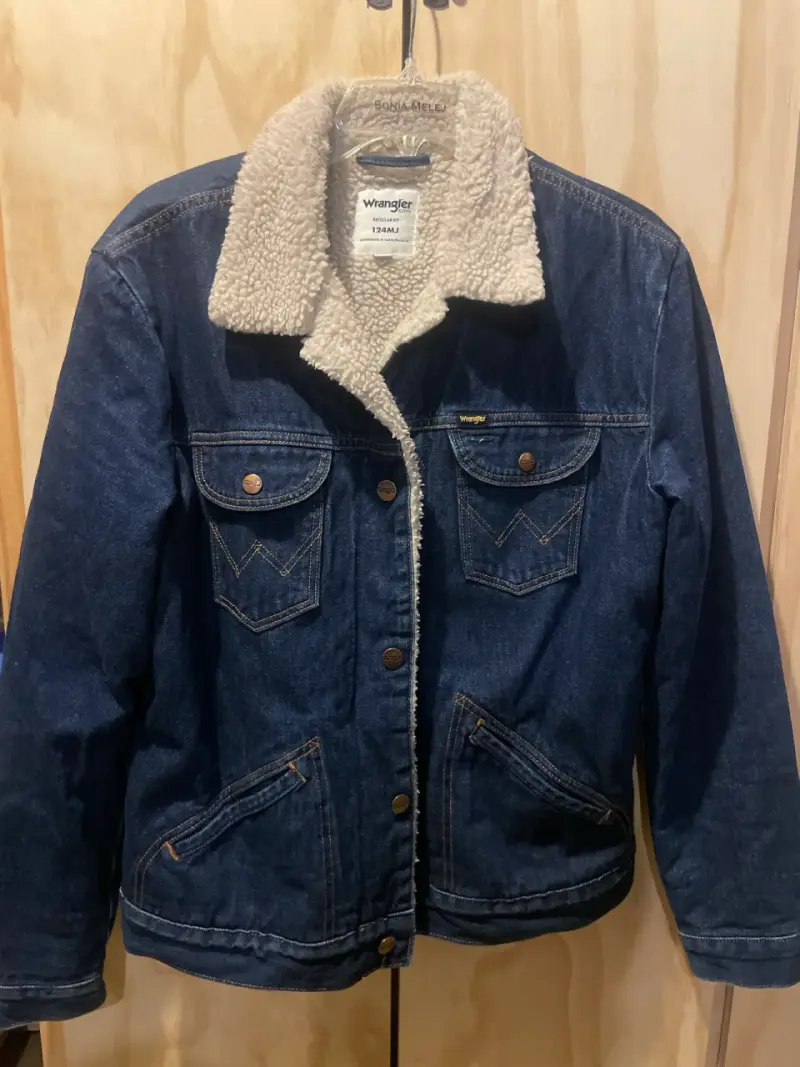 Chaqueta hombre de mezclilla Wrangler con chiporro