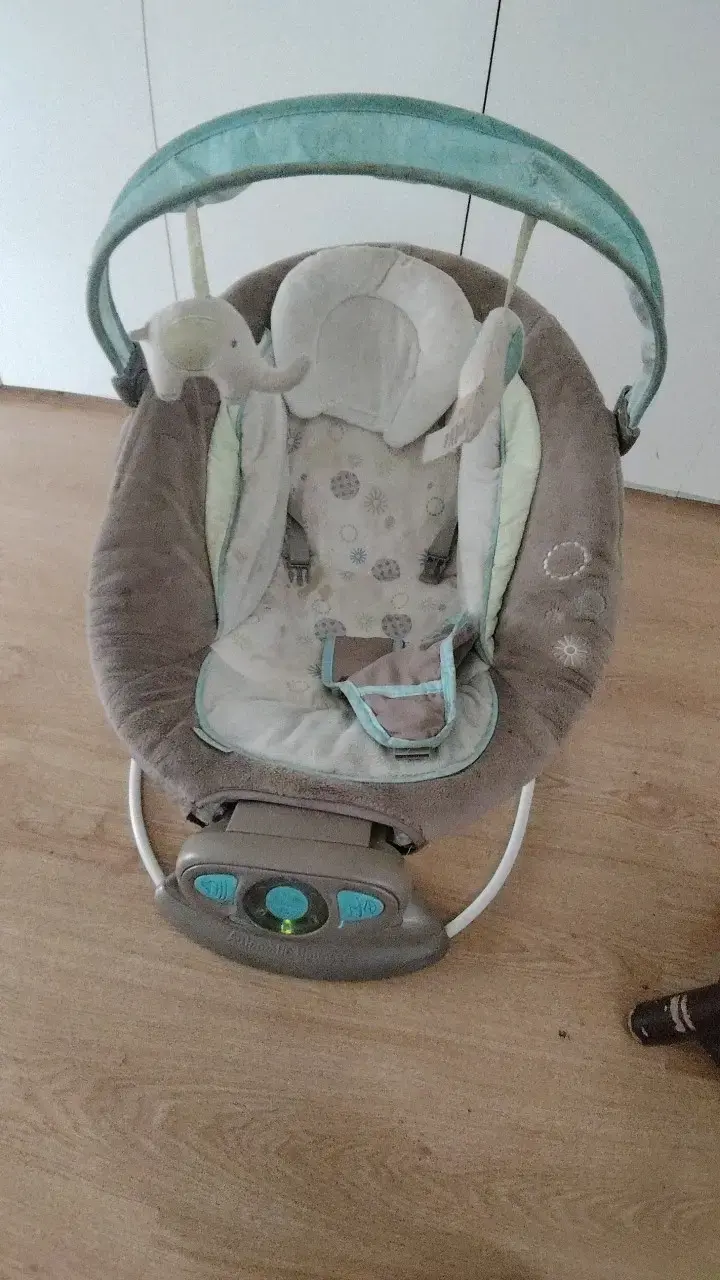 Silla mecedora para bebé gris y celeste - 2