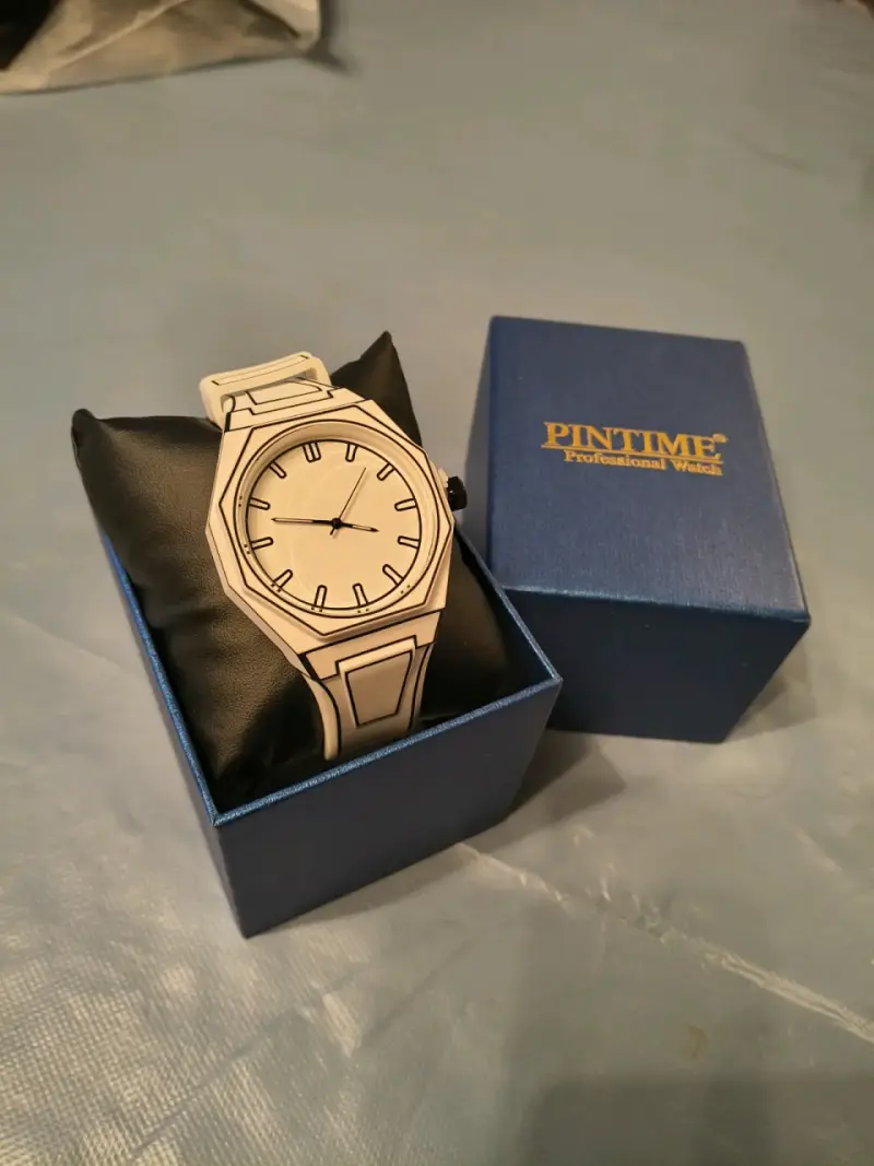 Reloj análogo Pintime con caja - 1