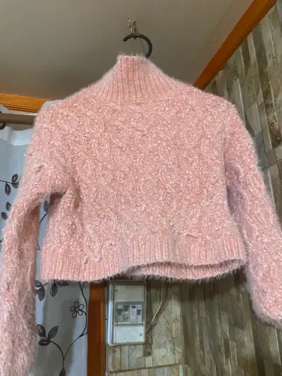 Sweater rosa de lana tejido - miniatura 2