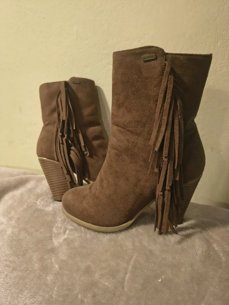 Botines marrones con flecos