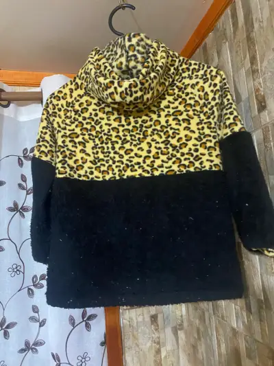 Polerón leopardo con capucha - miniatura 2