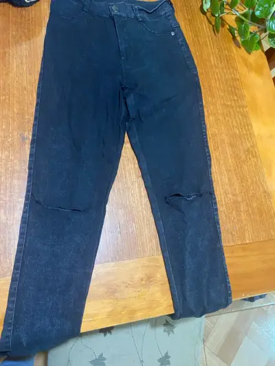 Jeans negros desgastados - miniatura 1