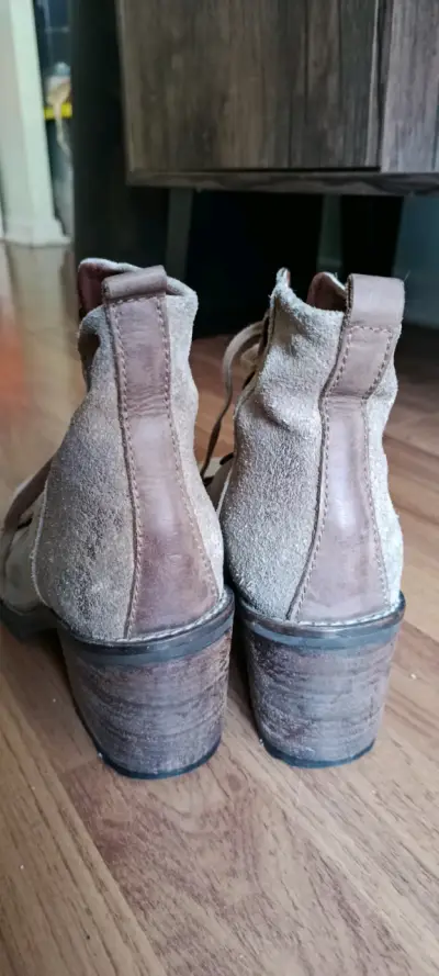 Botas de gamuza beige - miniatura 3