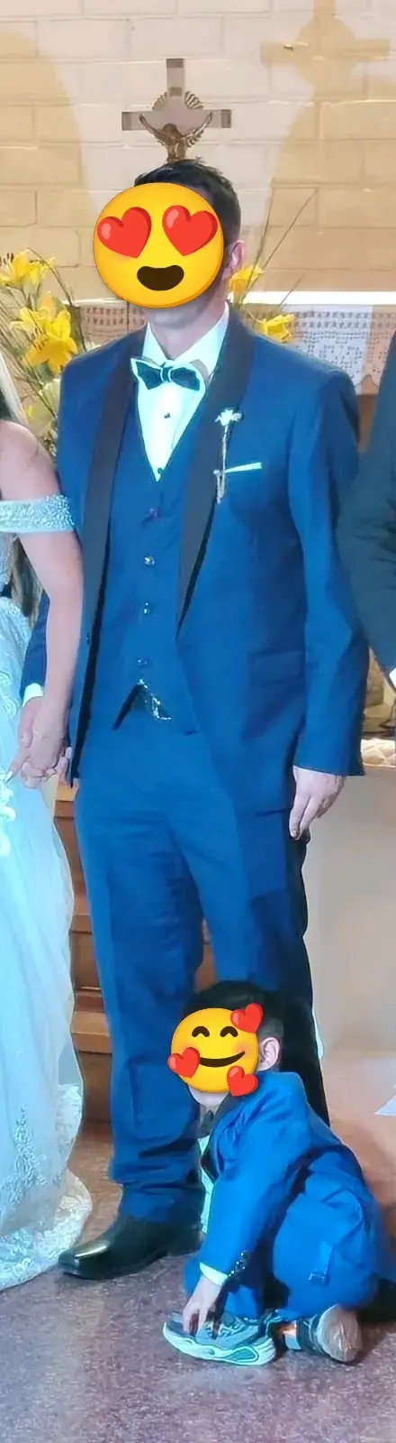 Traje azul con solapa negra, completo. - 2
