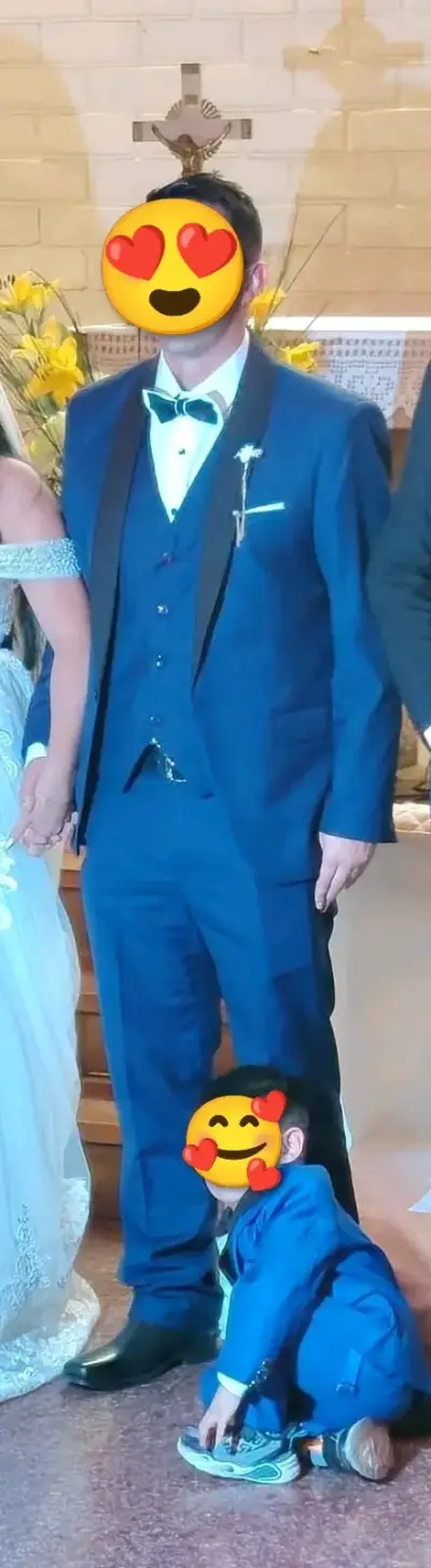 Traje azul con solapa negra, completo. - miniatura 2