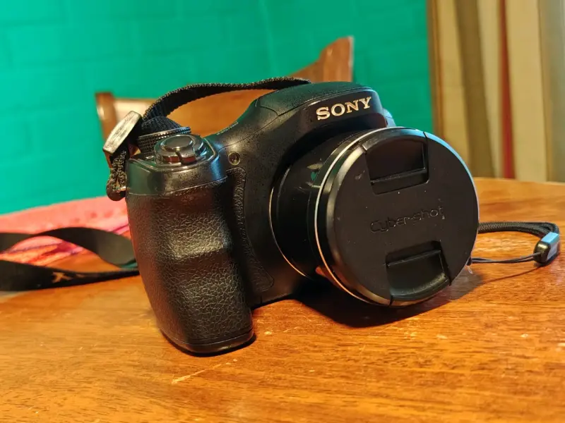 Cámara Sony Cyber-shot negra - 1