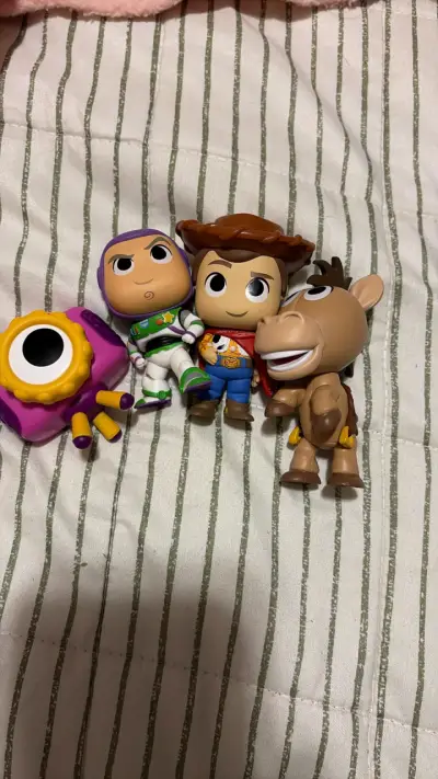 Juguete Funko Mystery Mini Toy Story 5 - miniatura 2