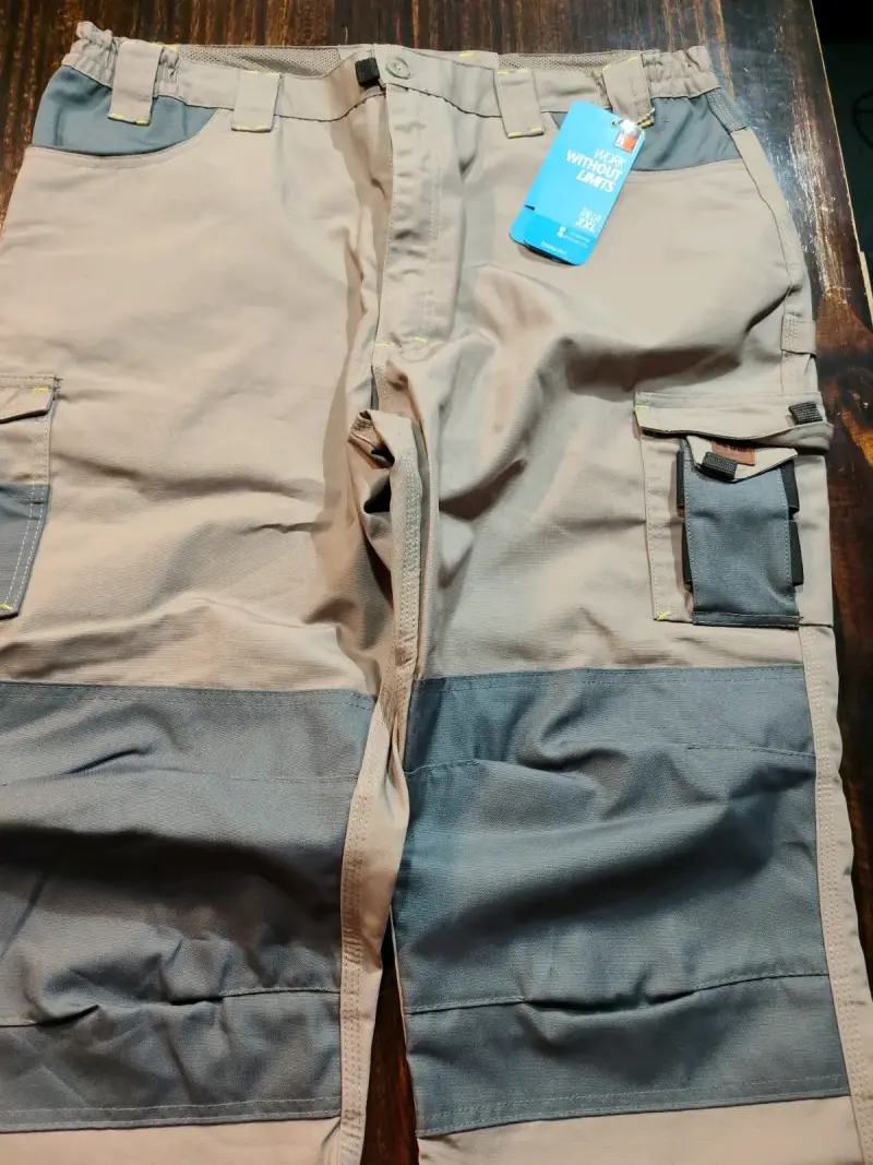 Pantalones de trabajo beige y gris