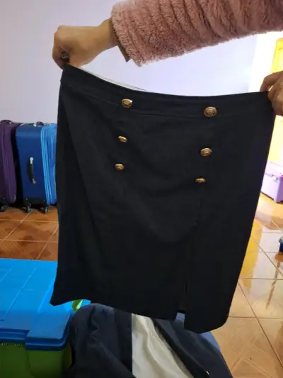 Conjunto blazer y falda negra - miniatura 3