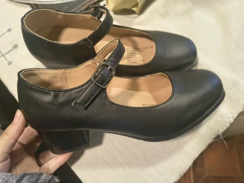 Zapatos negros de tacón bajo