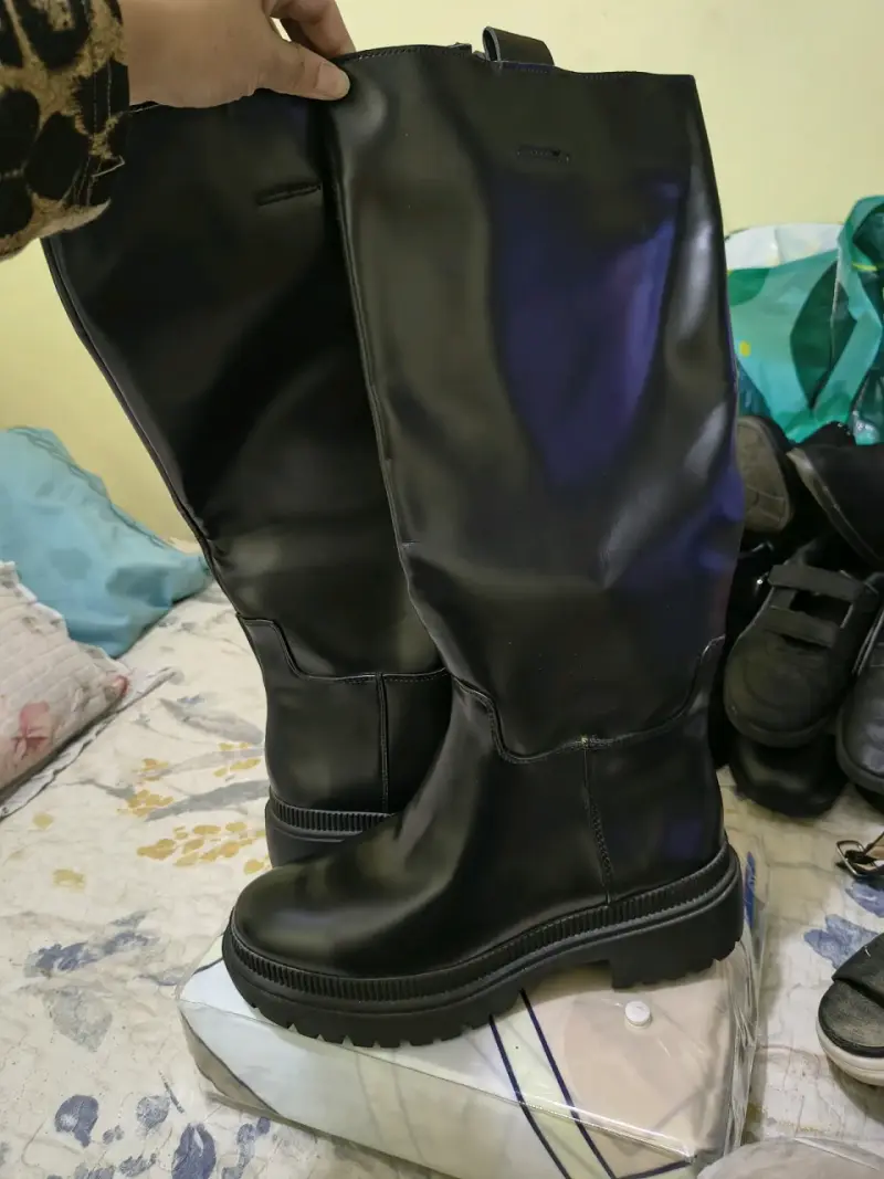 Botas negras de cuerina