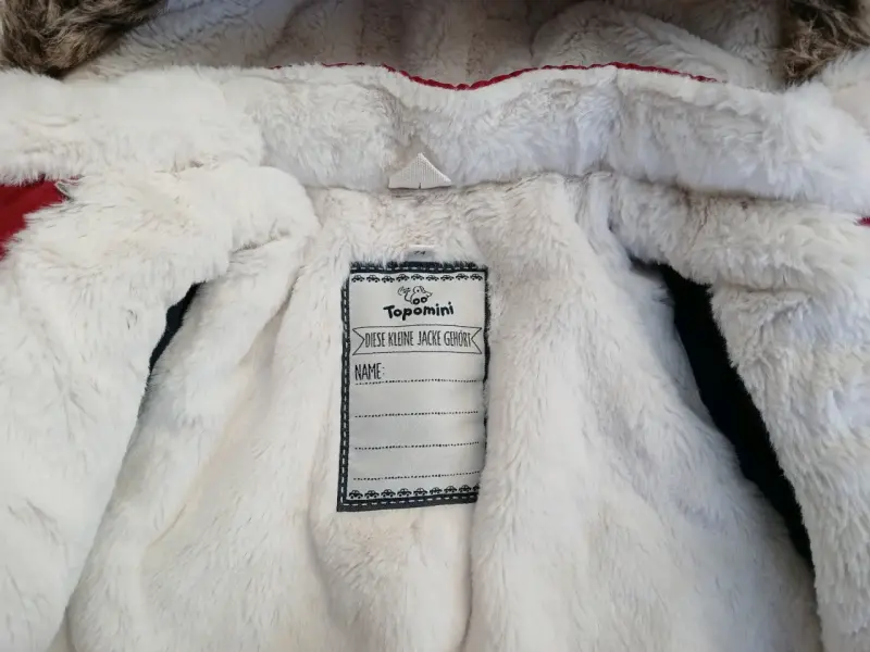 Chaqueta roja con capucha de niño - 3