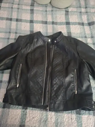 Chaqueta de cuero negra - miniatura 1
