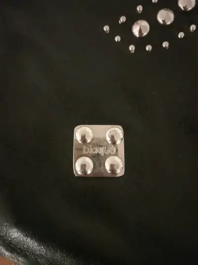 Cartera negra con tachas - miniatura 3