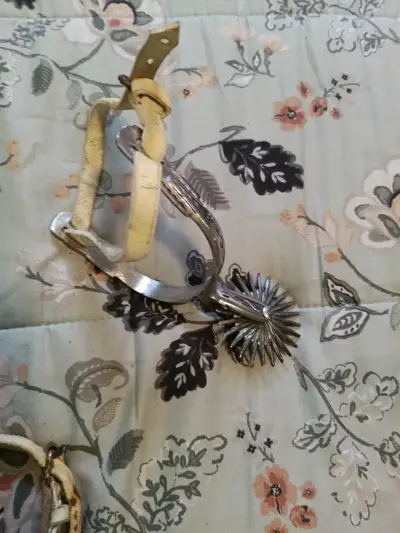 Espuelas tradicionales decoradas - miniatura 6