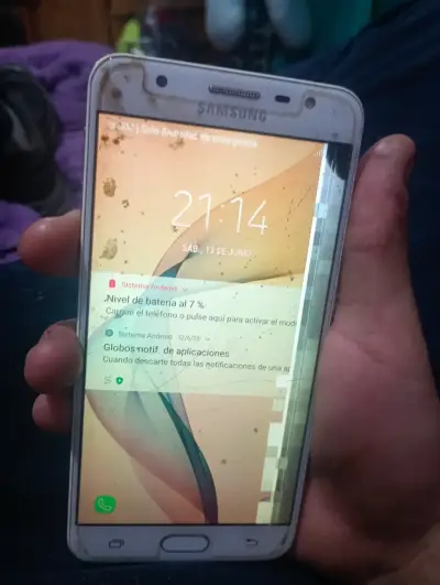 Celular Samsung j7 pantalla dañada - miniatura 1