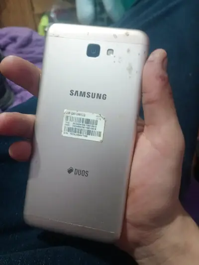 Celular Samsung j7 pantalla dañada - miniatura 2