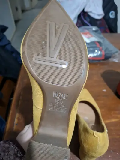 Zapatos taco alto mostaza Vizzano - miniatura 4
