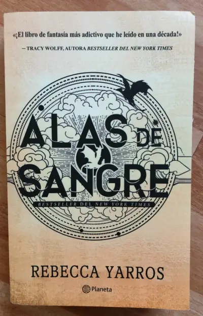 Libro 'Alas de Sangre' Rebecca Yarros Alternativo - miniatura 1
