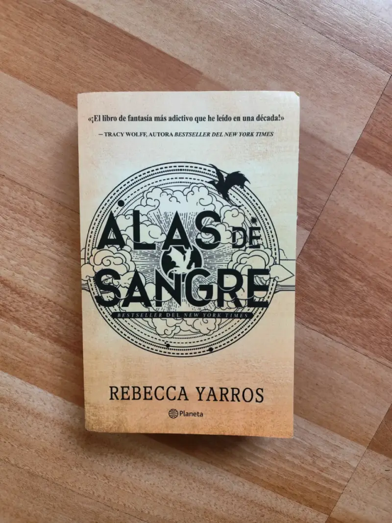 Libro 'Alas de Sangre' Rebecca Yarros Alternativo - 3