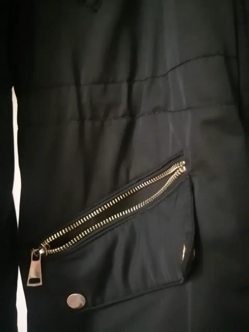 Parka negra con capucha - 2