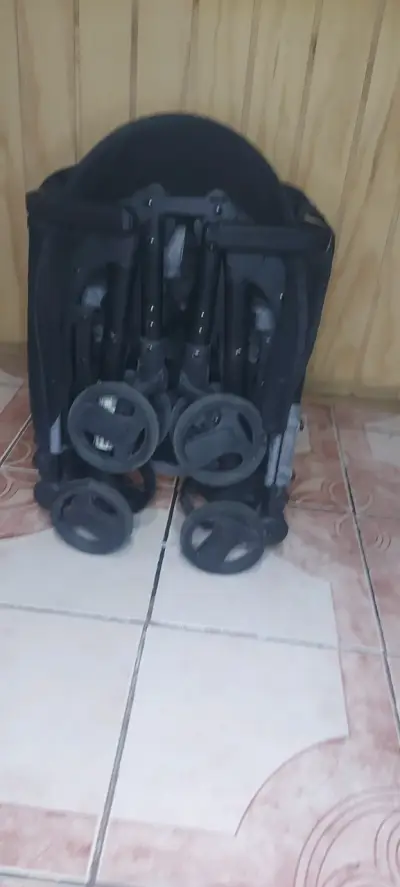 Coche paragua negro plegable - miniatura 4