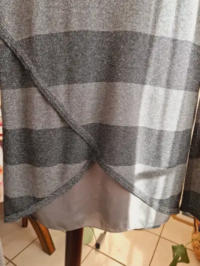 Polera rayado gris y negro - miniatura 3