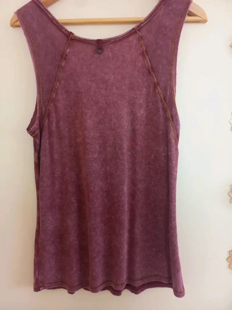 Polera sin mangas morada - 3