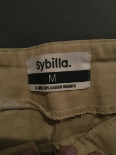 Falda beige de tela resistente - miniatura 2