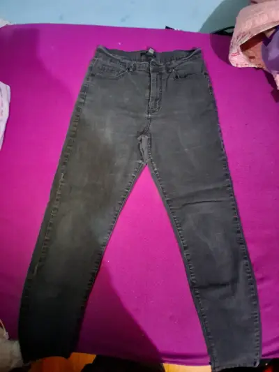 Jeans negros ajustados - miniatura 1