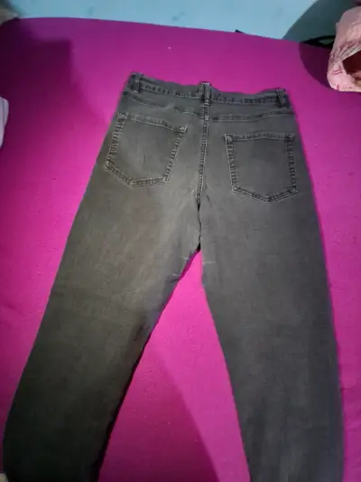 Jeans negros ajustados - miniatura 2