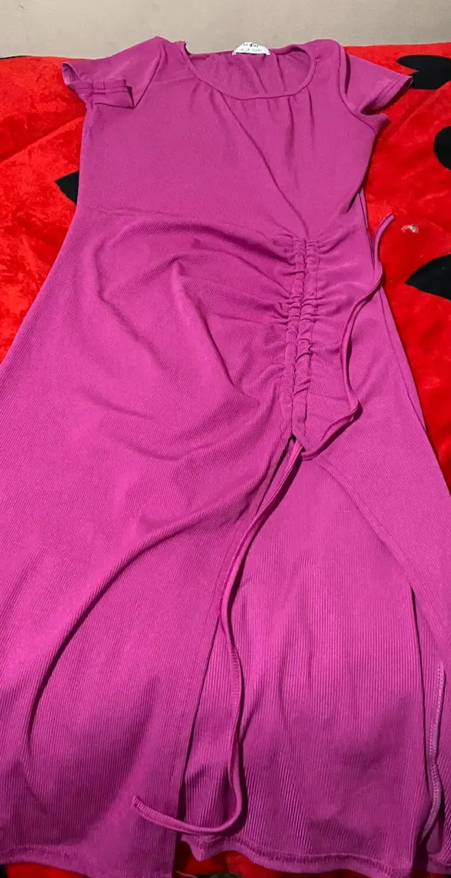 Vestido fucsia fruncido - 1