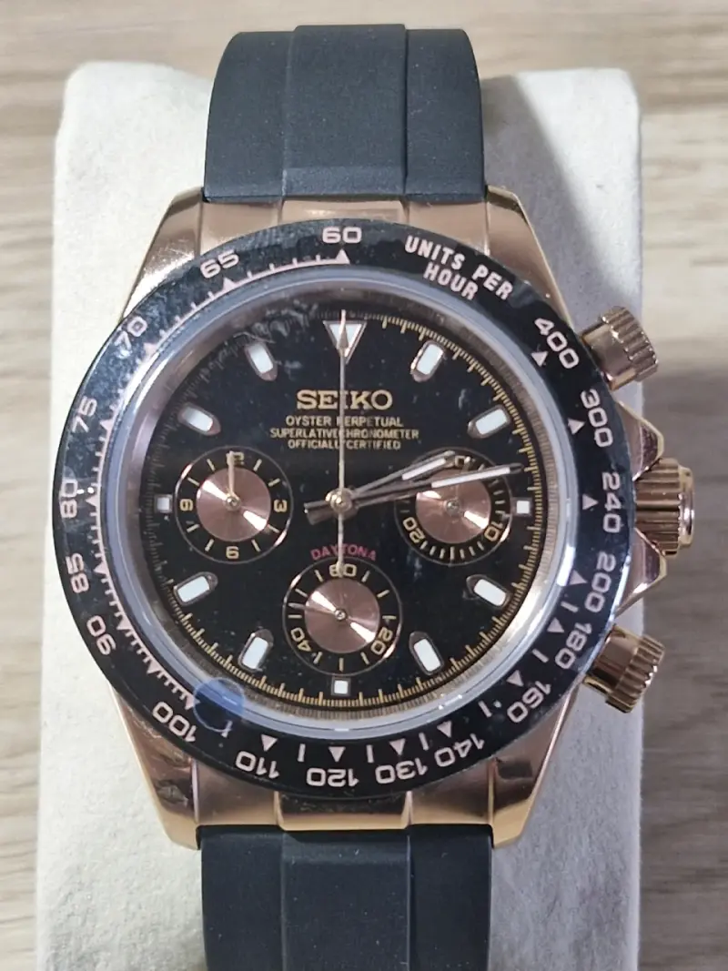 Reloj Seiko mod Daytona cronógrafo negro y dorado - 2