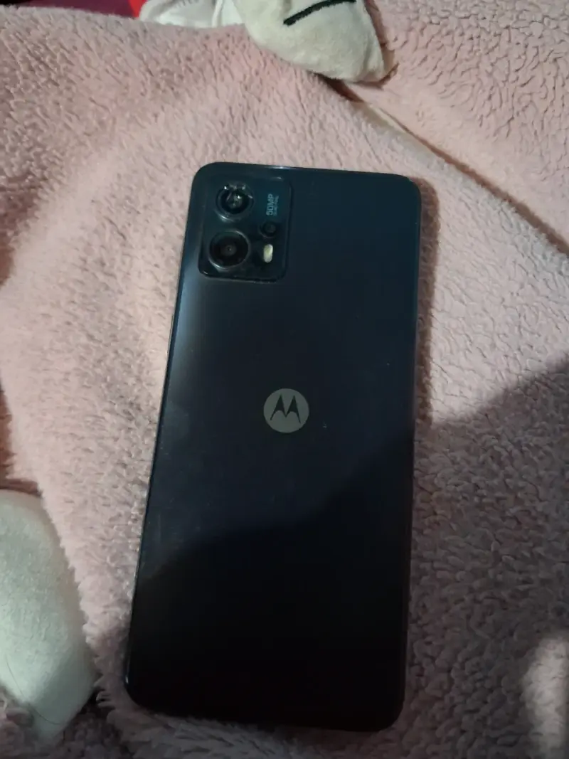 Smartphone Motorola pantalla grande - 2
