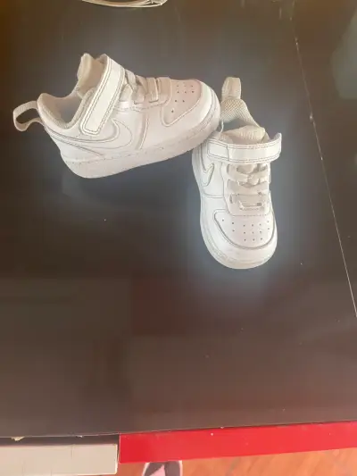 Zapatillas blancas infantiles - miniatura 2