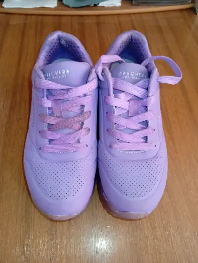 Zapatillas moradas Skechers niñita - miniatura 1