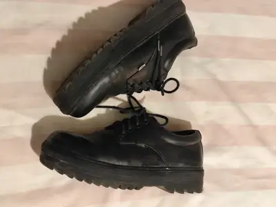 Zapatos de cuero negro - miniatura 2