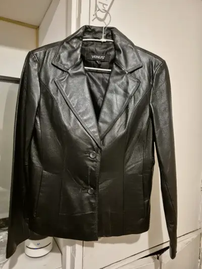 Blazer negro de cuero Venus - miniatura 2