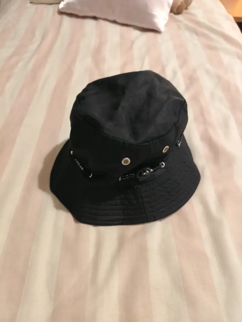 Sombrero bucket negro