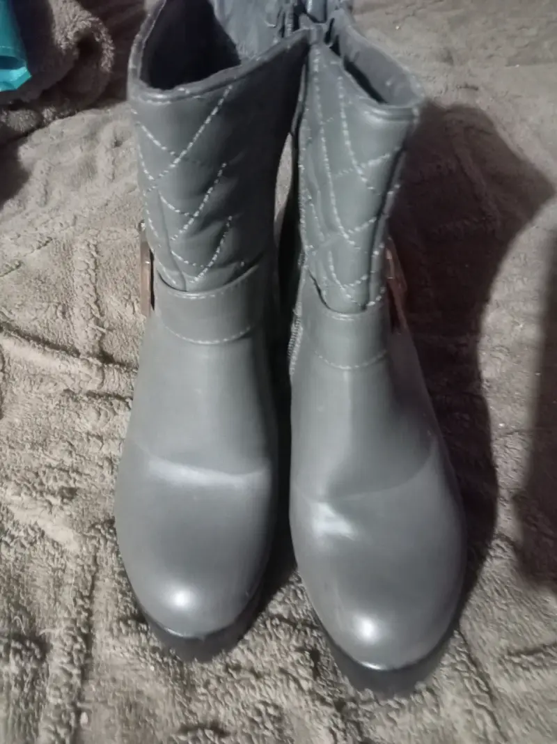 Botines grises con hebilla - 3