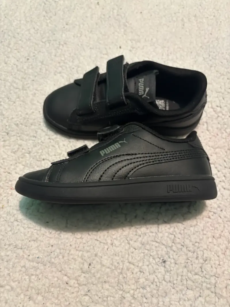 Zapatillas negras con velcro Puma - 1