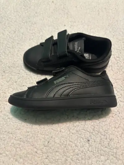 Zapatillas negras con velcro Puma - miniatura 1