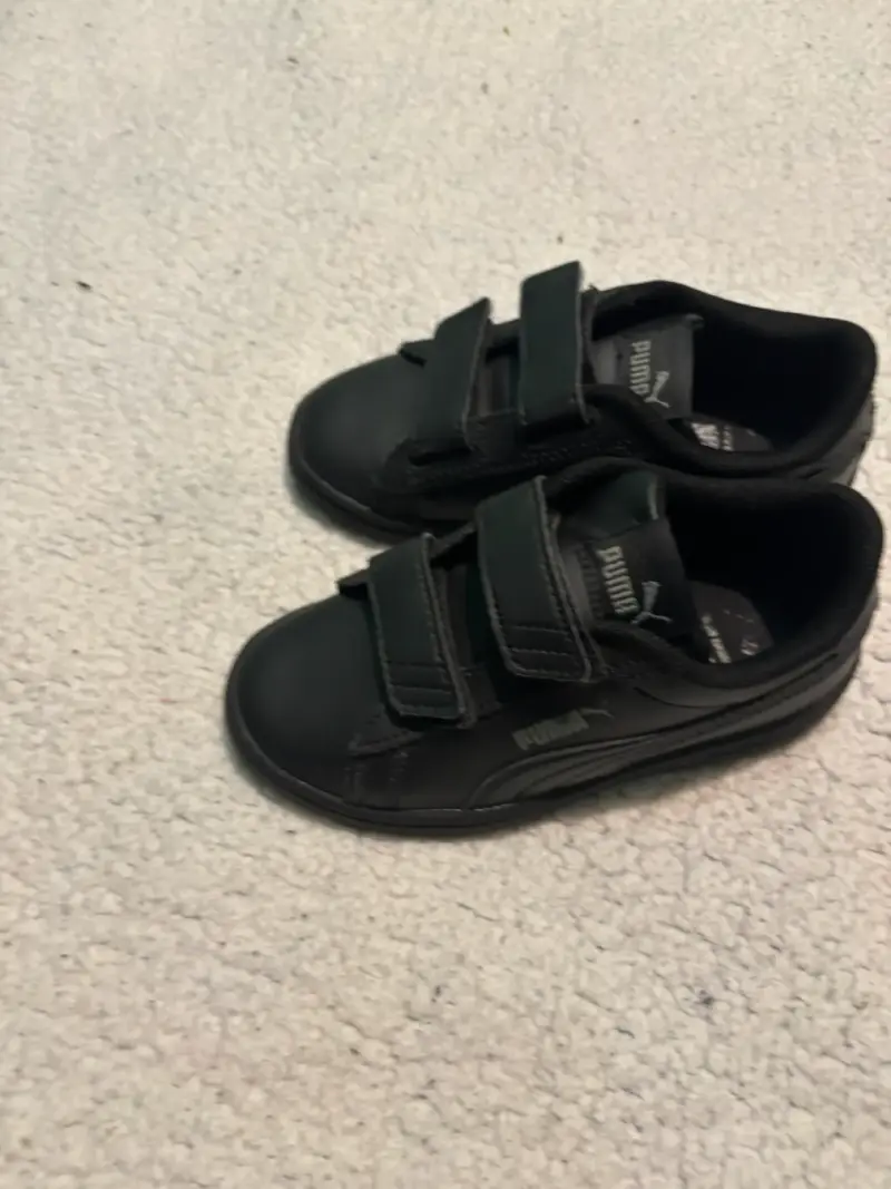 Zapatillas negras con velcro Puma - 2